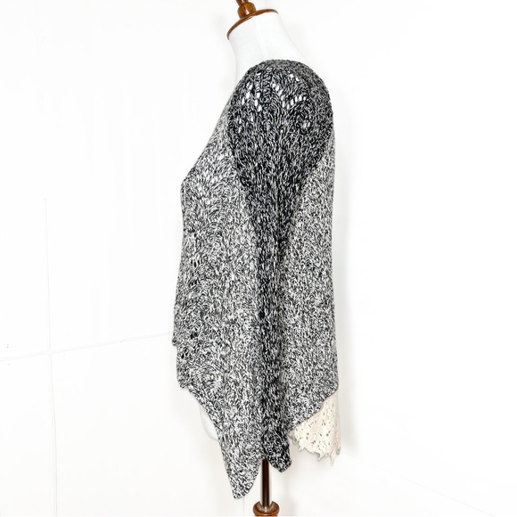 Anthropologie Crochet Lace High Low Mixed Media Black White Sweater Size MP - Picture 8 of 10
